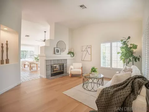 Living - 2641 Lobelia, Alpine, CA 91901 photo 2 of 3