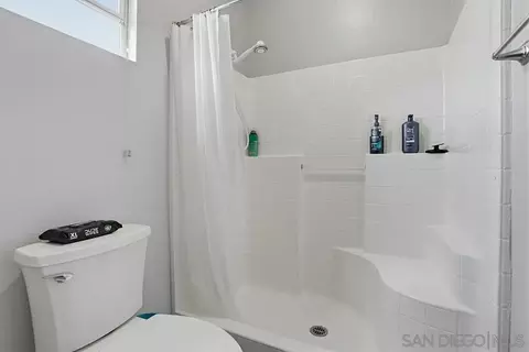 Bath - 1171 Prussian Way, Oceanside, CA 92057 photo 2 of 5