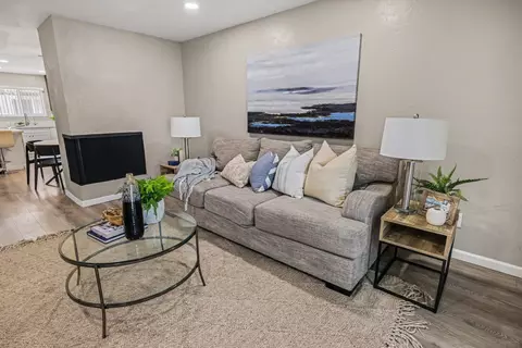 Living - 818 E Washington #C, Escondido, CA 92025 photo 1 of 4