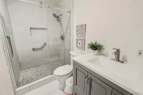 Bath - 818 E Washington #C, Escondido, CA 92025 photo 2 of 3