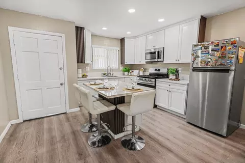 Kitchen - 818 E Washington #C, Escondido, CA 92025 photo 1 of 3