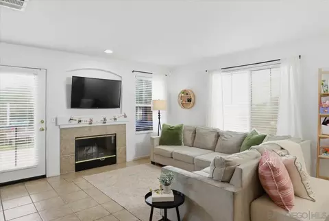 1964 Arbor Gln, Escondido, CA 92025