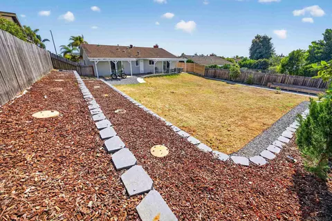 Exterior - 2336 Kenwyn, Oceanside, CA 92054 photo 9 of 14