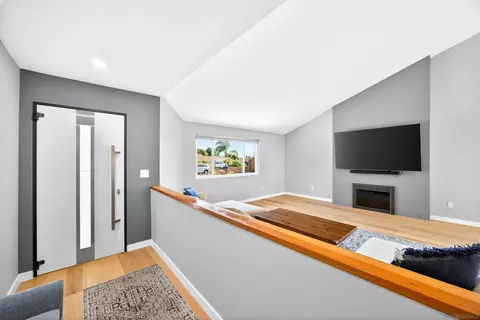 Entry Way - 2336 Kenwyn, Oceanside, CA 92054 photo 2 of 4