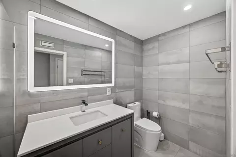 Bath - 2336 Kenwyn, Oceanside, CA 92054 photo 5 of 5
