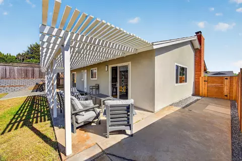 Exterior - 2336 Kenwyn, Oceanside, CA 92054 photo 7 of 14