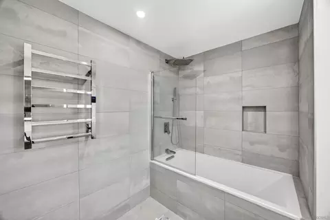 Bath - 2336 Kenwyn, Oceanside, CA 92054 photo 3 of 5