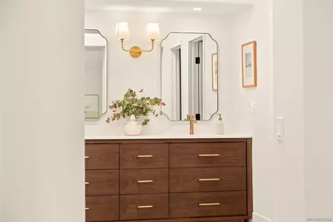 Bath - 5063 Frazee Rd, Oceanside, CA 92057 photo 3 of 7