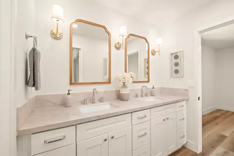 Bath - 5063 Frazee Rd, Oceanside, CA 92057 photo 1 of 7