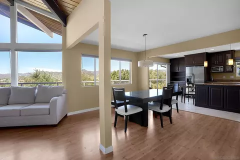 Dining - 2373 Carroll Ln, Escondido, CA 92027 photo 4 of 5