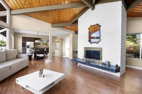 Living - 2373 Carroll Ln, Escondido, CA 92027 photo 3 of 11