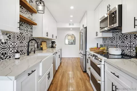 Kitchen - 333 Orange Ave #16, Coronado, CA 92118 photo 1 of 3