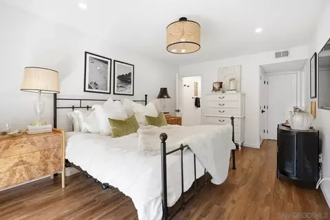 Bedroom - 333 Orange Ave #16, Coronado, CA 92118 photo 2 of 7