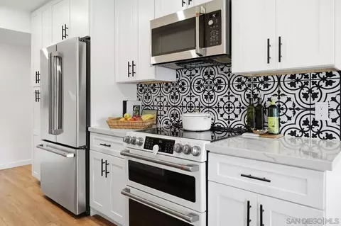 Kitchen - 333 Orange Ave #16, Coronado, CA 92118 photo 2 of 3