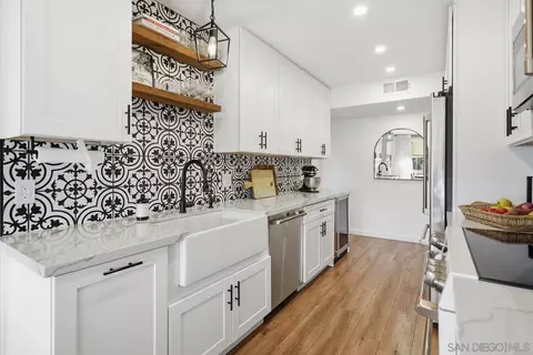Kitchen - 333 Orange Ave #16, Coronado, CA 92118 photo 3 of 3