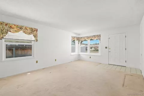 Living - 877 Alveda Ave, El Cajon, CA 92019 photo 4 of 9