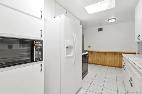 Kitchen - 877 Alveda Ave, El Cajon, CA 92019 photo 1 of 2