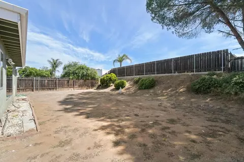 Exterior - 877 Alveda Ave, El Cajon, CA 92019 photo 6 of 9
