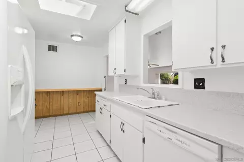 Kitchen - 877 Alveda Ave, El Cajon, CA 92019 photo 2 of 2