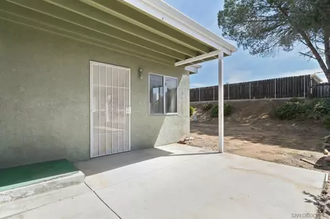 Exterior - 877 Alveda Ave, El Cajon, CA 92019 photo 5 of 9