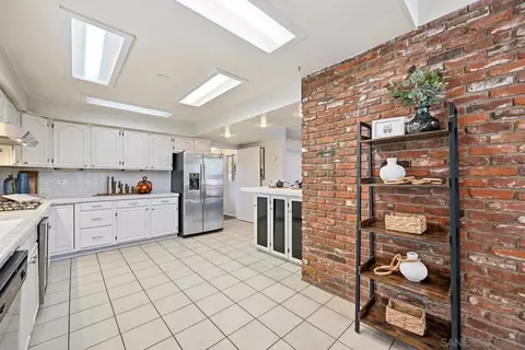 Kitchen - 9371 Riverview Ave, Lakeside, CA 92040 photo 3 of 5