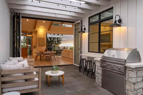 Exterior - 1023 Stratford Ct, Del Mar, CA 92014 photo 7 of 9