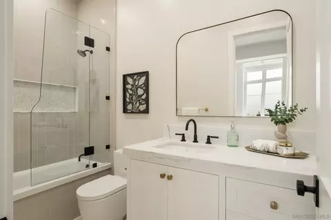 Bath - 1023 Stratford Ct, Del Mar, CA 92014 photo 4 of 5