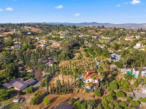 View/Area - 3523 Ryan Dr, Escondido, CA 92025 photo 5 of 6