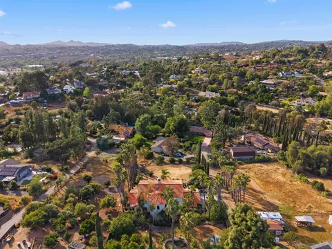 View/Area - 3523 Ryan Dr, Escondido, CA 92025 photo 4 of 6