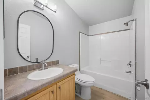 Bath - 450 E Bradley #68, El Cajon, CA 92021 photo 4 of 4