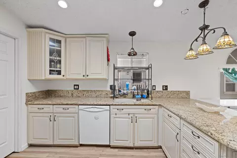 Kitchen - 4616 N N Riv #SPC 68, Oceanside, CA 92057 photo 4 of 5