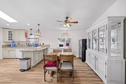 Dining - 4616 N N Riv #SPC 68, Oceanside, CA 92057 photo 1 of 2