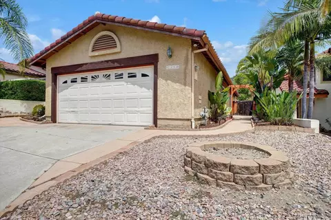 1350 Dos Hermanos Gln, Escondido, CA 92027