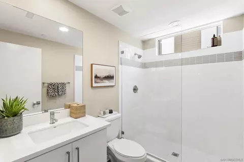 Bath - 2537 State St, Carlsbad, CA 92008 photo 4 of 4
