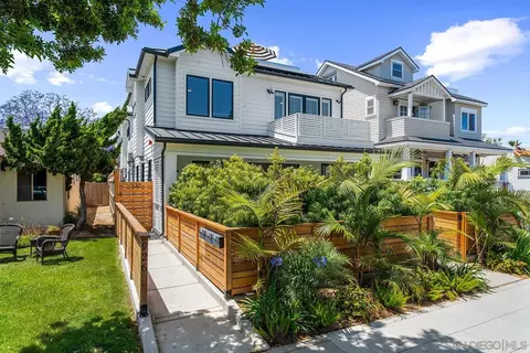 Exterior - 924 D Ave, Coronado, CA 92118 photo 8 of 9