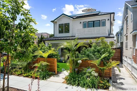 Exterior - 924 D Ave, Coronado, CA 92118 photo 2 of 9