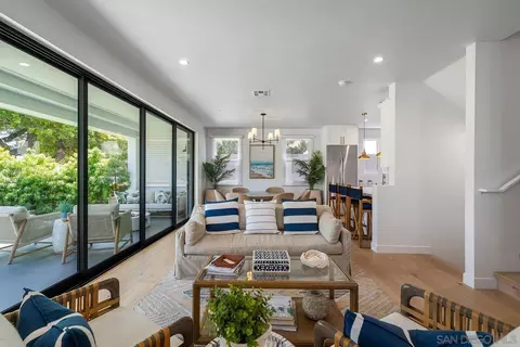 Living - 924 D Ave, Coronado, CA 92118 photo 4 of 8