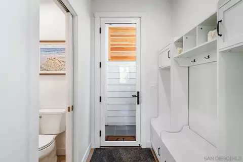 Entry Way - 924 D Ave, Coronado, CA 92118 photo 1 of 4