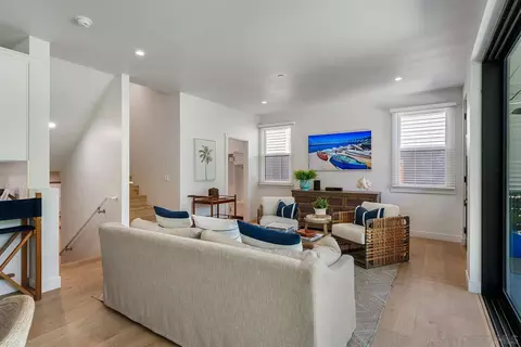 Living - 924 D Ave, Coronado, CA 92118 photo 5 of 8