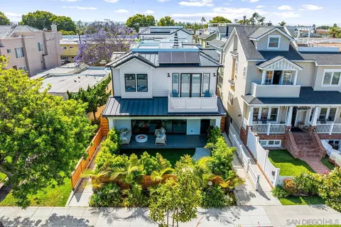 Exterior - 924 D Ave, Coronado, CA 92118 photo 3 of 9