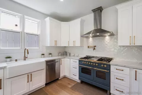 Kitchen - 924 D Ave, Coronado, CA 92118 photo 4 of 4