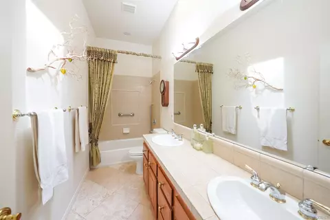 Bath - 23717 Moonglow Ct, Ramona, CA 92065 photo 3 of 4