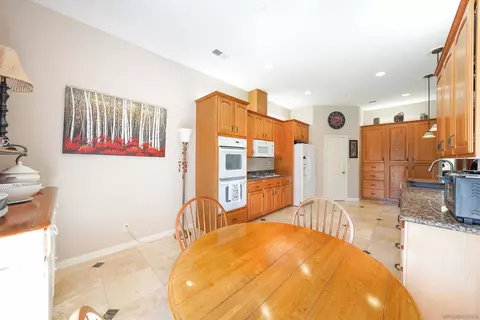 Kitchen - 23717 Moonglow Ct, Ramona, CA 92065 photo 4 of 4
