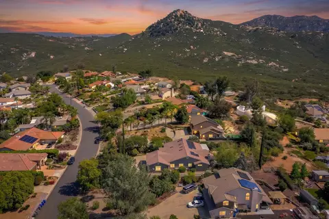 View/Area - 23717 Moonglow Ct, Ramona, CA 92065 photo 3 of 4