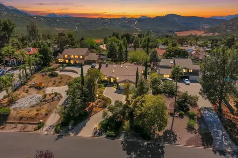 View/Area - 23717 Moonglow Ct, Ramona, CA 92065 photo 2 of 4
