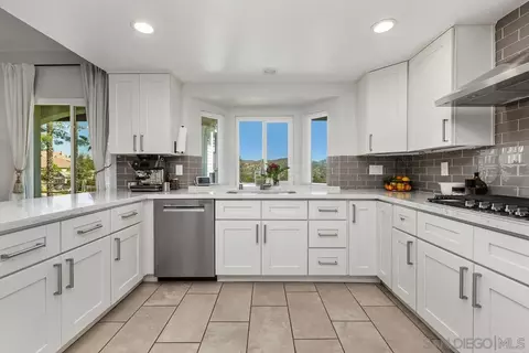 Kitchen - 23969 Nectar Way, Ramona, CA 92065 photo 4 of 5