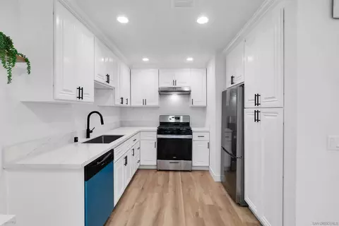 Kitchen - 3441 Seabreeze, Oceanside, CA 92056 photo 3 of 3