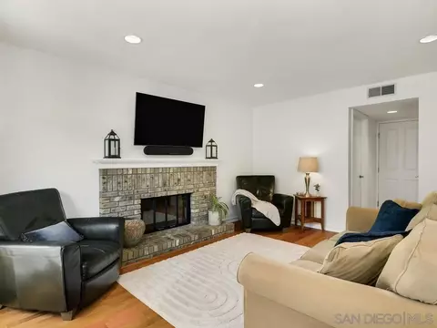 Living - 1981 Avenida Joaquin, Encinitas, CA 92024 photo 5 of 7