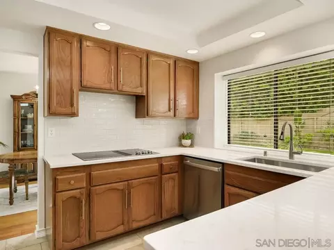 Kitchen - 1981 Avenida Joaquin, Encinitas, CA 92024 photo 2 of 3