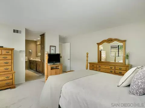 Bedroom - 1981 Avenida Joaquin, Encinitas, CA 92024 photo 2 of 5